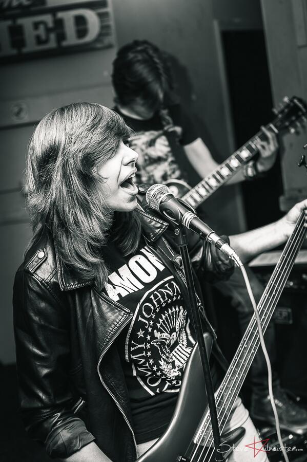 StevieKil's tweet photo. A great set by @FourPointOhUK at the Shed last Friday, more pics coming soon to http://t.co/7ebT9FgeNm http://t.co/h9xjHhi8E0