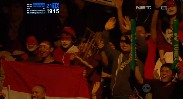 mdtvindonesia's tweet image. Para pendukung Indonesia sampai anda yang membawa angklung loh demi mendukung para pemain di #NETAllEngland2014