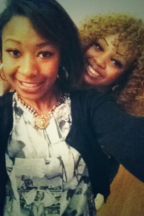 Diam_bar's tweet photo. More like a sister than a best friend. Love you chick xx 👯😘❤️ http://t.co/pLzbLr2reA