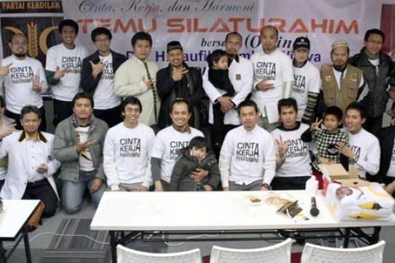 putrialien's tweet photo. Tabligh Akbar dan Silaturahmi di Jepang http://t.co/bfAHpvj1X7 http://t.co/iUac5QZIC6 #onebigfamily #CoblosPKSno3