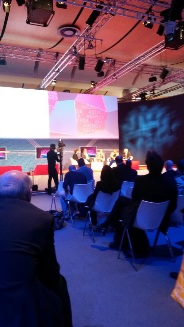 sparow's tweet photo. Cebit day1 Datability http://t.co/Pa98EwAfEn