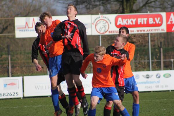 vvRhelico's tweet photo. Rhelico A1 verliest van Beesd A1 met 2-0 http://t.co/T25zLfELyD http://t.co/a4TQU6auxe