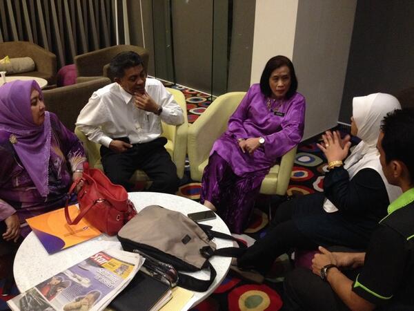RezaJKM's tweet photo. Taklimat dr Kaunselor JKM n MCIT kpd KPKM-Peranan Kaunselor #PrayForMH370 @JKMHQ @NoorulAinur @NoraniJKM http://t.co/nrGDFdDHy6