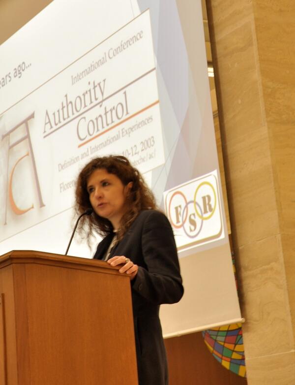 FSR2014_conf's tweet photo. And from Italy, @SimonaTurbanti: Cui prodest libraries authority work? Slides: http://t.co/lbnQEUTDmX #fsr2014 http://t.co/JBPuva21k4