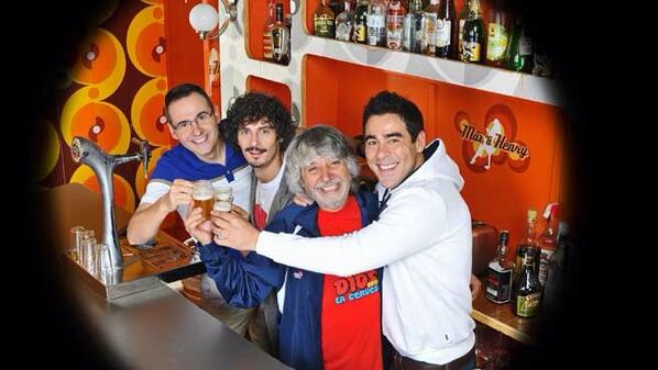 TeleCinco_INFO's tweet photo. Esta noche a las 22:30 @la_queseavecina despide temporada por todo lo alto en TeleCinco http://t.co/dtUg7ik65g