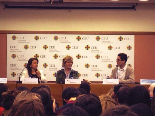caaaaarlaaaaa's tweet photo. Mercedes Milá en el Ceu http://t.co/vquFZJEYei