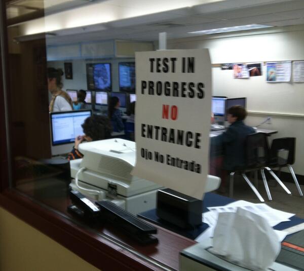 SMCDS's tweet photo. National Spanish exam in progress in the computer lab Señora Ashby says "ojo no entrada" I think that means stay out! http://t.co/9dSKGMvrAs