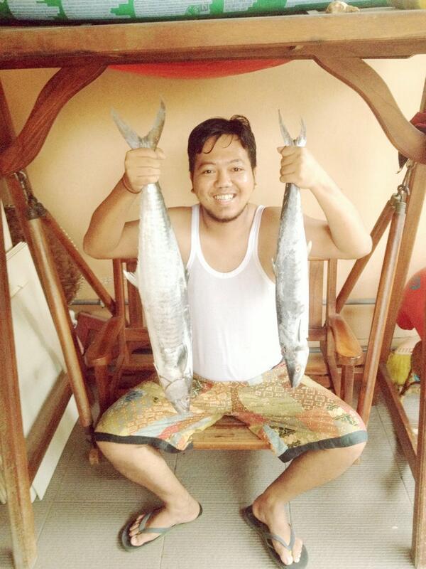 Endrimbe's tweet photo. Enaknya diapain ya ini ikan.. #latepost http://t.co/INTmxyKrxx