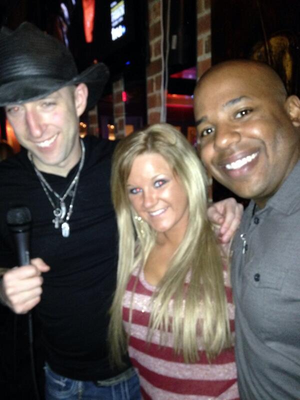 te_hurst's tweet photo. My favs! @BuckNakedBand http://t.co/HoytpHInNl