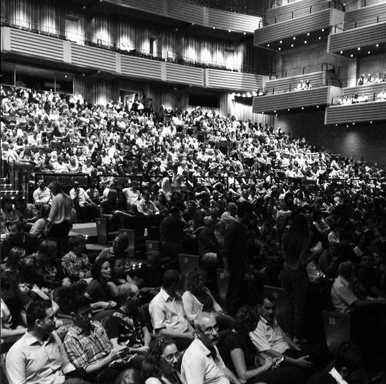 hellbarbarapaz's tweet photo. 3 dias, mais de 5 mil pessoas. Sem palavras... foi bom demais. Muito obrigada, #NovoHamburgo! #HELL #teatrofeevale http://t.co/goYsh2Pjew
