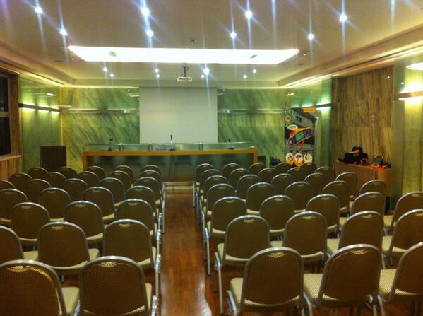 FlukeItalia's tweet photo. Pronti per un altro seminario. #fluke #efficienzaenergetica #roma http://t.co/dUI9yDGG8R