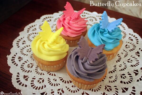 SweetToothAE's tweet image. #Butterfly #cupcakes