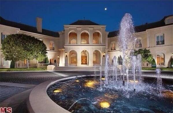 SuccesfuI's tweet photo. Retweet if you want a fountain in your entrance 😍🙌 http://t.co/C1LTuMHzc0