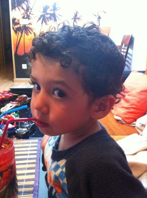 andrearv24's tweet photo. Nuevo look del peque!!😋😋😋 http://t.co/0zUzRzybeH