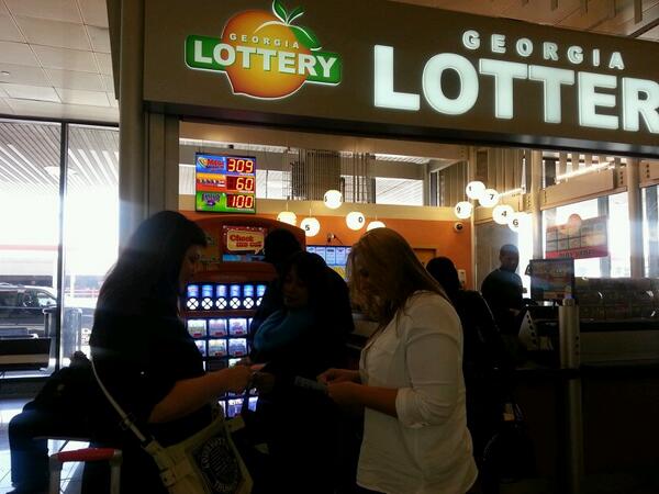 jmemagley's tweet photo. Trying our luck! Make it rain! #2014MGRCONF @MelB1_  @fresca4u @marly_mgr http://t.co/y8K41oPXe0