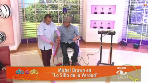 DiaaDiaCaracol's tweet photo. .@michelbrownmike se le midió a la Máquina de la verdad de @carlitosvargasm --> http://t.co/qNGjWKhfpl http://t.co/8RBjUVzG4N