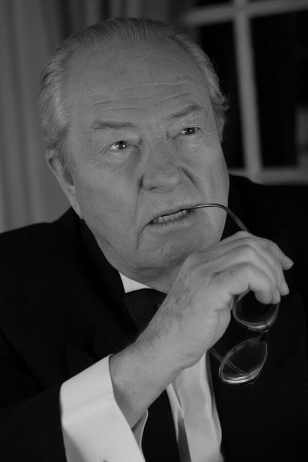 lepenjm's tweet photo. "On respecte la règle de la parité partout en France, sauf dans le cas du mariage homosexuel évidemment !". http://t.co/nspypX1QOK