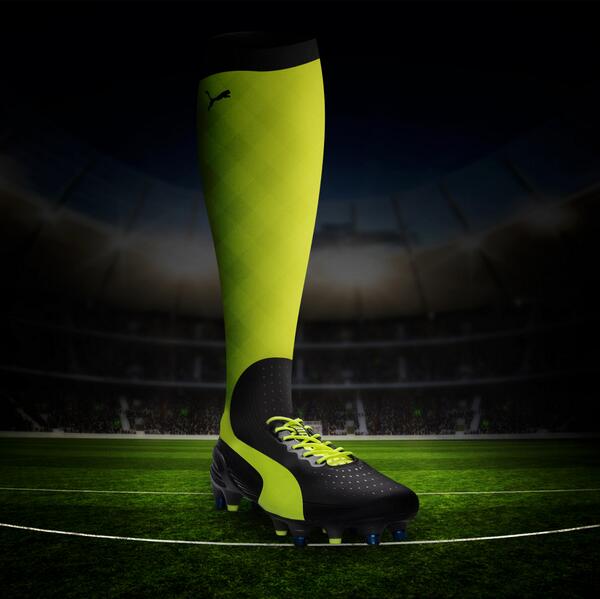 lvestiaire's tweet photo. [EXCLU] Après la #magista et la #Primeknit, voici la #EVOCONFORT. Toujours plus haut. @pumafootball @sofoot @lequipe http://t.co/Ao5E2meZTx