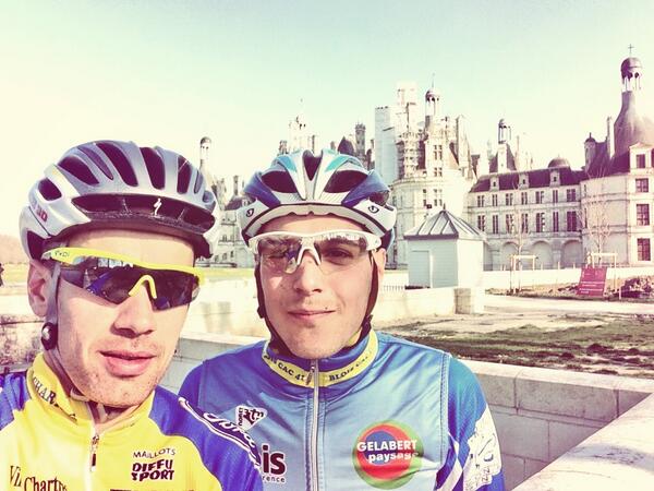 BoucherJonathan's tweet photo. Nous voici chambord !! 20 degrés @FlorianTouzeau http://t.co/p3PB7hcR47