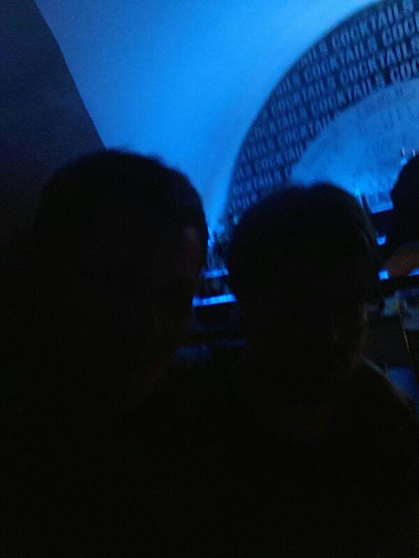 vladimiriga's tweet photo. Мой #selfie Элен нервно курит в сторонке @TheEllenShow http://t.co/kHA16iytAy