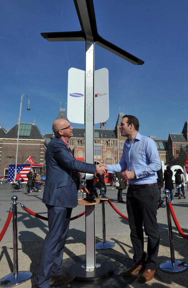 Marleenstories's tweet image. The first @StreetCharge in Amsterdam! The introduction was a great succes. @DutchSolarGroup
