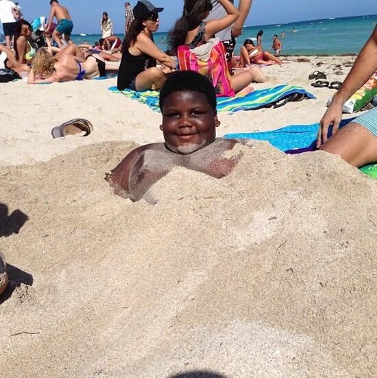 zbellie's tweet image. This picture cracks me up 😂😭😂😭 #Terrio #diglet