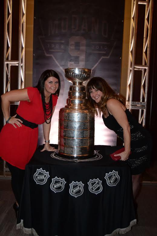 _psw123_'s tweet photo. How often do you get to take a picture w/ the #StanleyCup?! Mom & I w/ the Stanley Cup at the #retiring9 After Party! http://t.co/eRq0Yys5WM