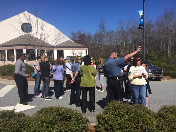 Volunteers dispatched to area neighborhoods as search for 12 year old  Kelsie Lee continues #fox5atl Gwinnett