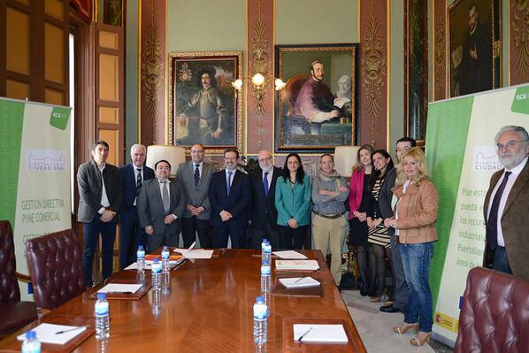 Firmamos <a href="/eoi/">EOI</a> 2 convenios: #FSE sector #agroalimentario con Diputación Ciudad Real y #FEDER #turismo en Puertollano