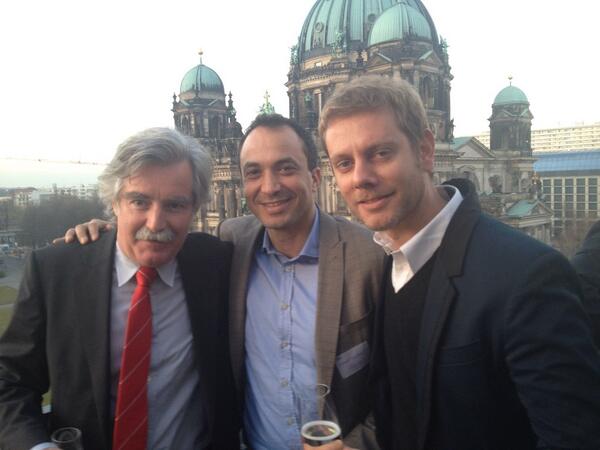 sebastianfest's tweet photo. #periodismo Junto a @esbayer y Mokhtar Gmati en Berlín en conferencia #dpa14 esperando a @SeppBlatter http://t.co/EVLyEouY3Y