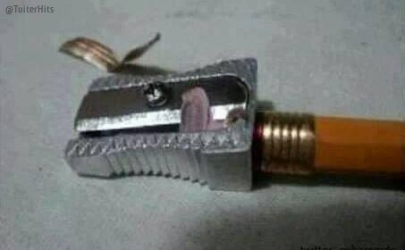 TuiterHits's tweet photo. Quien no hizo esto en el colegio, jamás tuvo infancia. http://t.co/Jm4VXhf4Sb