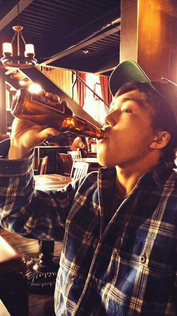 dunbar_shayna's tweet photo. Codys first bar drink ! @NotARezDog  @Tommy_MBR http://t.co/oUImRR45KA