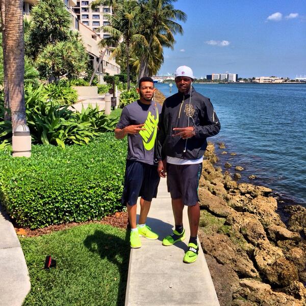 danangelo76's tweet image. “@joehaden23: Run wit my dawg @JOSH_GORDONXII http://t.co/Bw1J5eFnc5” go browns #2studs