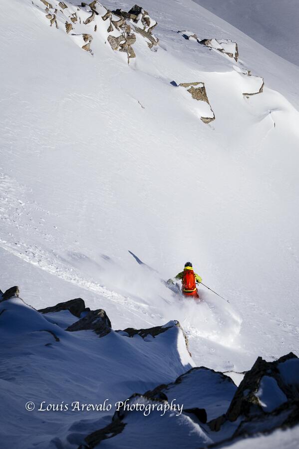 quartzmo's tweet photo. If you love skiing + coding, @mtnwesthackweek is for you! Great snow in Utah this week. Photo of me on Sat. http://t.co/9aL0PZQCQ7