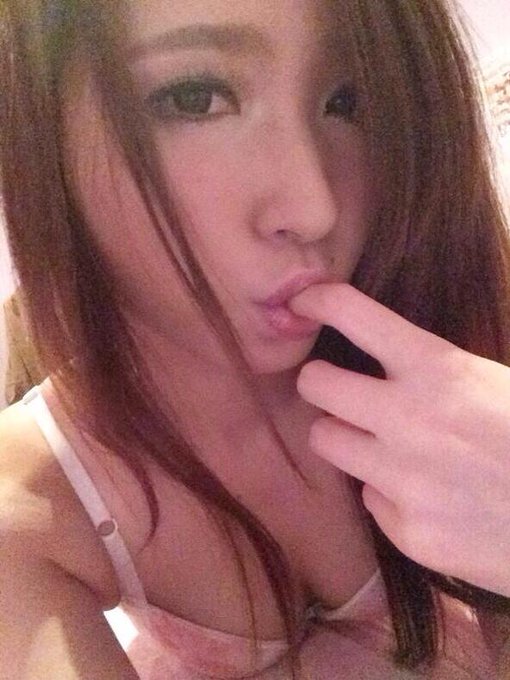 フォローしてくれてる方も、ここまで応援してくれたみなさんも、 いままでお付き合い、いつもありがちゅん〜♡  10000ツイートの記念だお♡(&acute;&epsilon;｀ ) http://t.co/ezDgJB1oZJ<a href="/tag/%E6%96%B0%E6%88%90%E4%BA%BA%E3%81%A7%E3%81%AF%E3%81%AA%E3%81%84%E3%81%A7%E3%81%99%E7%AC%91"class="tags"><span>#新成人ではないです笑</span></a><a href="/tag/%E6%87%90%E3%81%8B%E3%81%97%E3%81%84%E3%82%8F%E3%83%BC"class="tags"><span>#懐かしいわー</span></a>