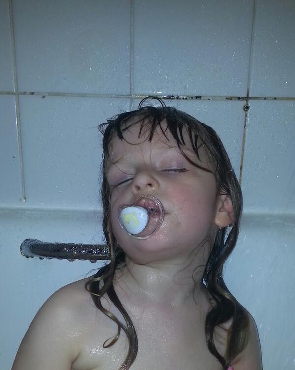SampleLucy's tweet photo. Told you I was too tired for a shower http://t.co/5gRh6AN6xr