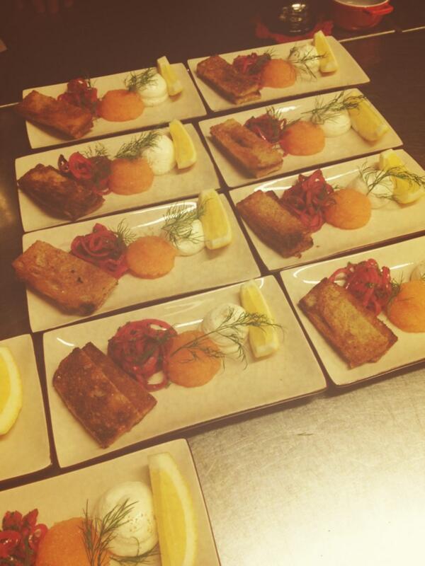 Gropping's tweet photo. #Löjrom @Familjen_Rest http://t.co/9WchyAzIgM