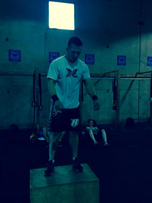 Shinhawk's tweet photo. Spotted: @nikkomacias #crossfit #goodexerciser #wod #onemorerep http://t.co/fSCVzmWOIL