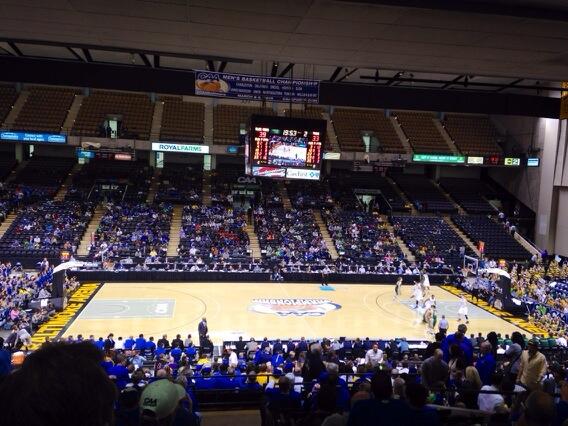 StephDeisher's tweet photo. Go Blue Hens! @caabasketball @maroonpr #CAAHOOPS http://t.co/sUJkAK5erF
