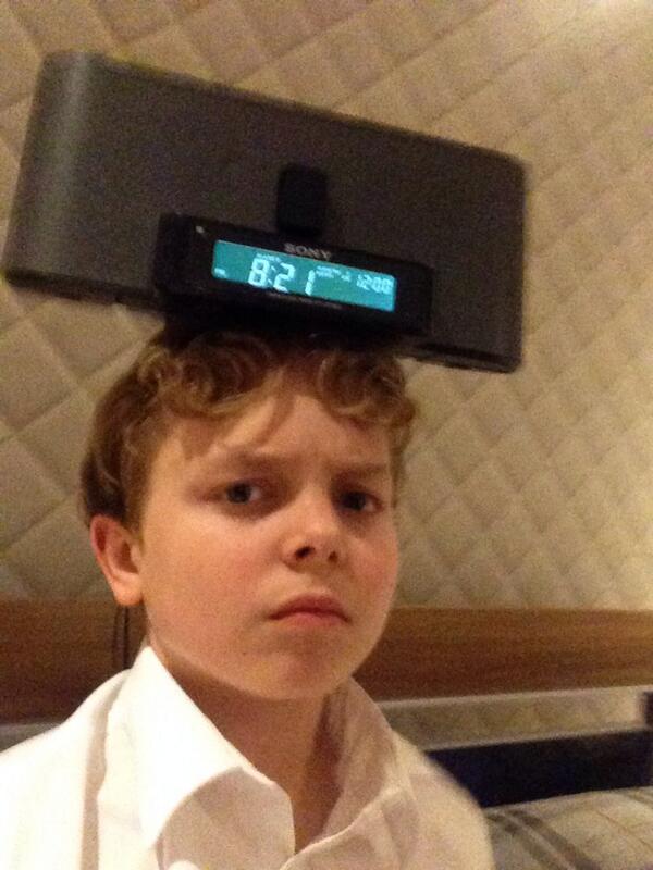 StuffOnTomsHead's tweet photo. Docking station. http://t.co/T91PthhGgb