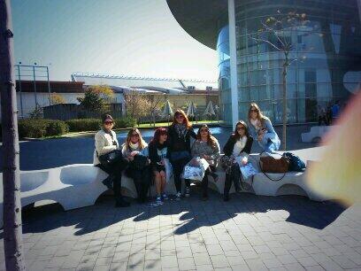 CristinaJurado1's tweet photo. Feria de Barcelona @mariadoloresbe6 @nad1ta @_estradarocio_ @rafaellacm7 http://t.co/pMIid1X12V
