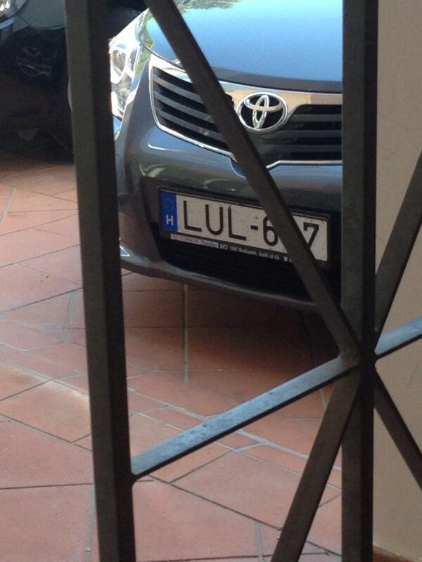 sjonvz's tweet photo. Het zou je auto zijn http://t.co/WI3jLE3eUy