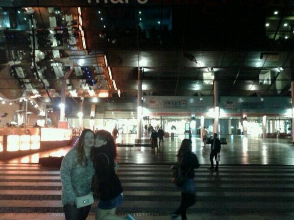 CristinaJurado1's tweet photo. Maremagnum con @nad1ta http://t.co/7vYYww5Y5C