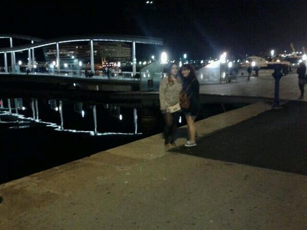 CristinaJurado1's tweet photo. En el puerto con @nad1ta http://t.co/1sgKUifIQM