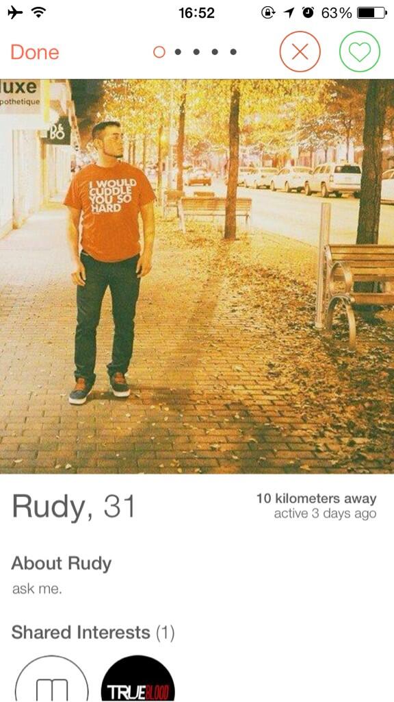 SouthByTinder's tweet photo. Being a professional cuddler is a thing. #sxsw #sxsingle #southbytinder http://t.co/gOaoQ8zr19