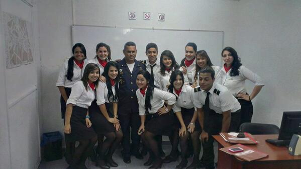 Finalizando la asignatura de factores humanos con el instructor wilian estanga