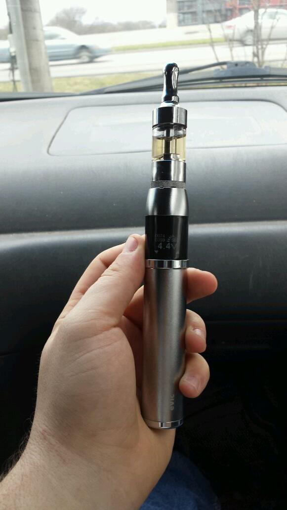BrochsteinM's tweet image. My new smoking device. Haven't had a real one all day! #Evic #Protank2