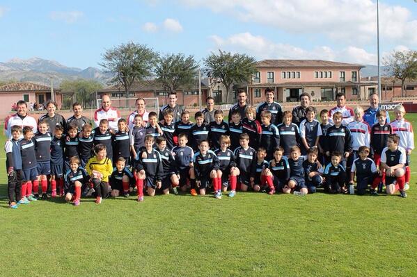 atcosanta's tweet photo. Plantillas del Prebenjamin,Benjamín A ,Benjamín Club ciclista y Alevin en Son Bibiloni,con @FReialMallorca http://t.co/ctBMPoGAp4