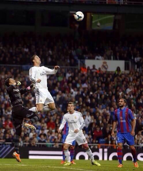 ODDSbible's tweet photo. That jump from Ronaldo! http://t.co/WV45JOQbs1