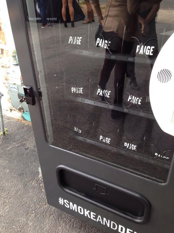 JennaMannos's tweet photo. LOVE the Twitter vending machine @PaigeDenim and @infatuation #smokeanddenim dinner #P045 http://t.co/4S8xAn9xHq